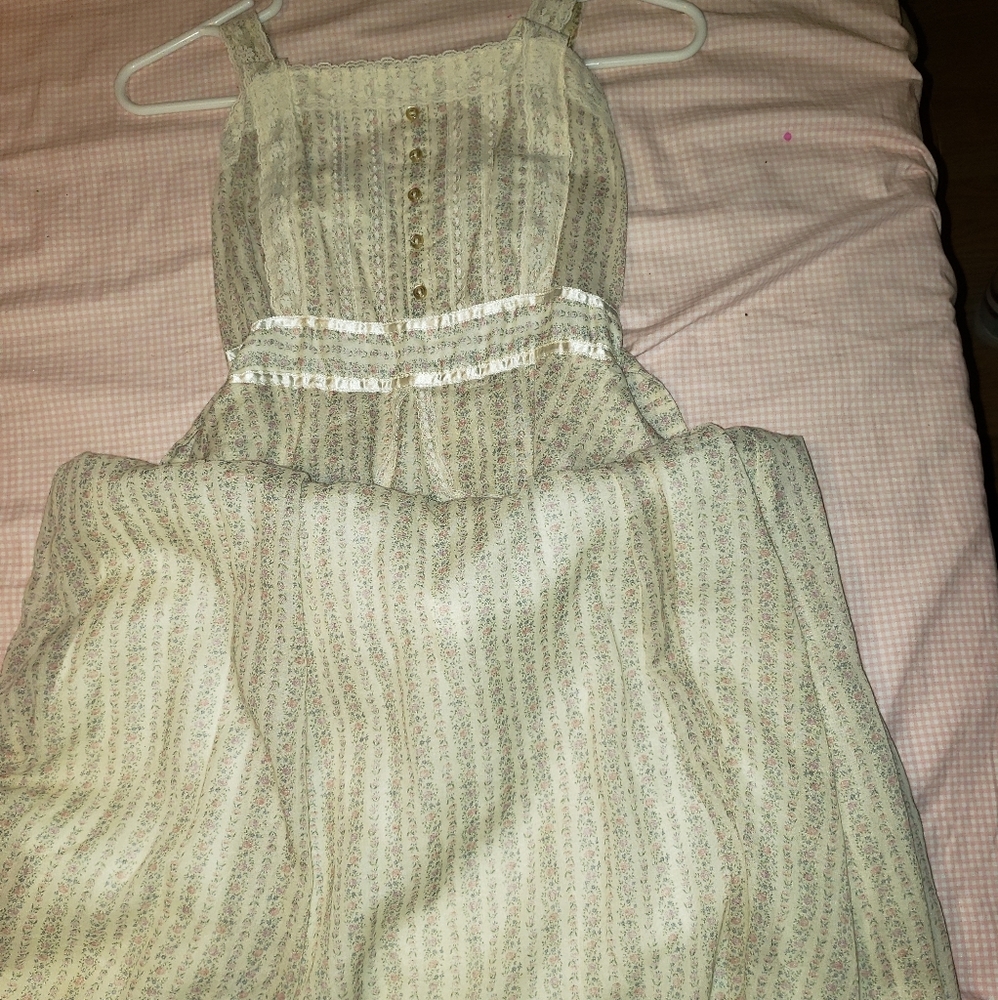 Vintage Gunne Sax worn once.